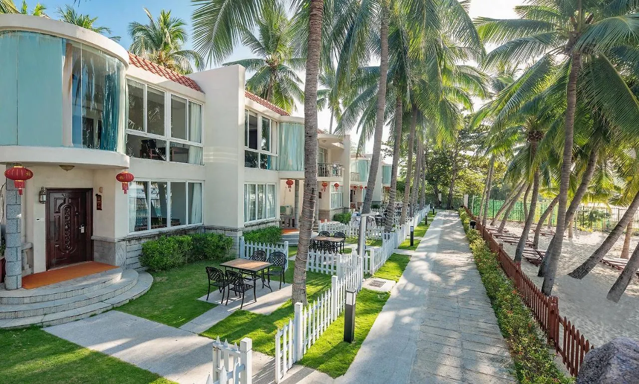 Sanya South China Hotel 4*,