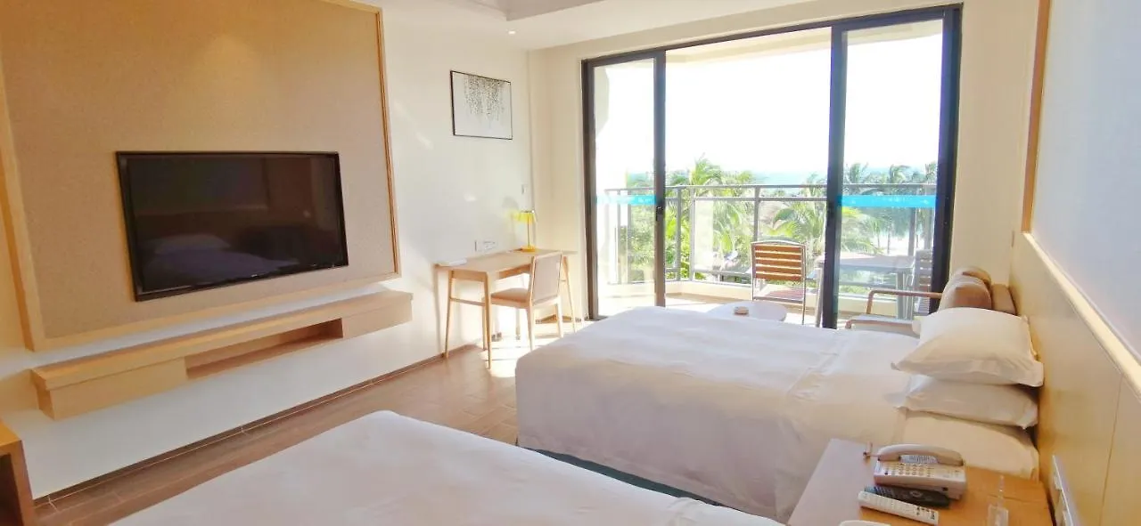 Sanya South China Hotel 4*,