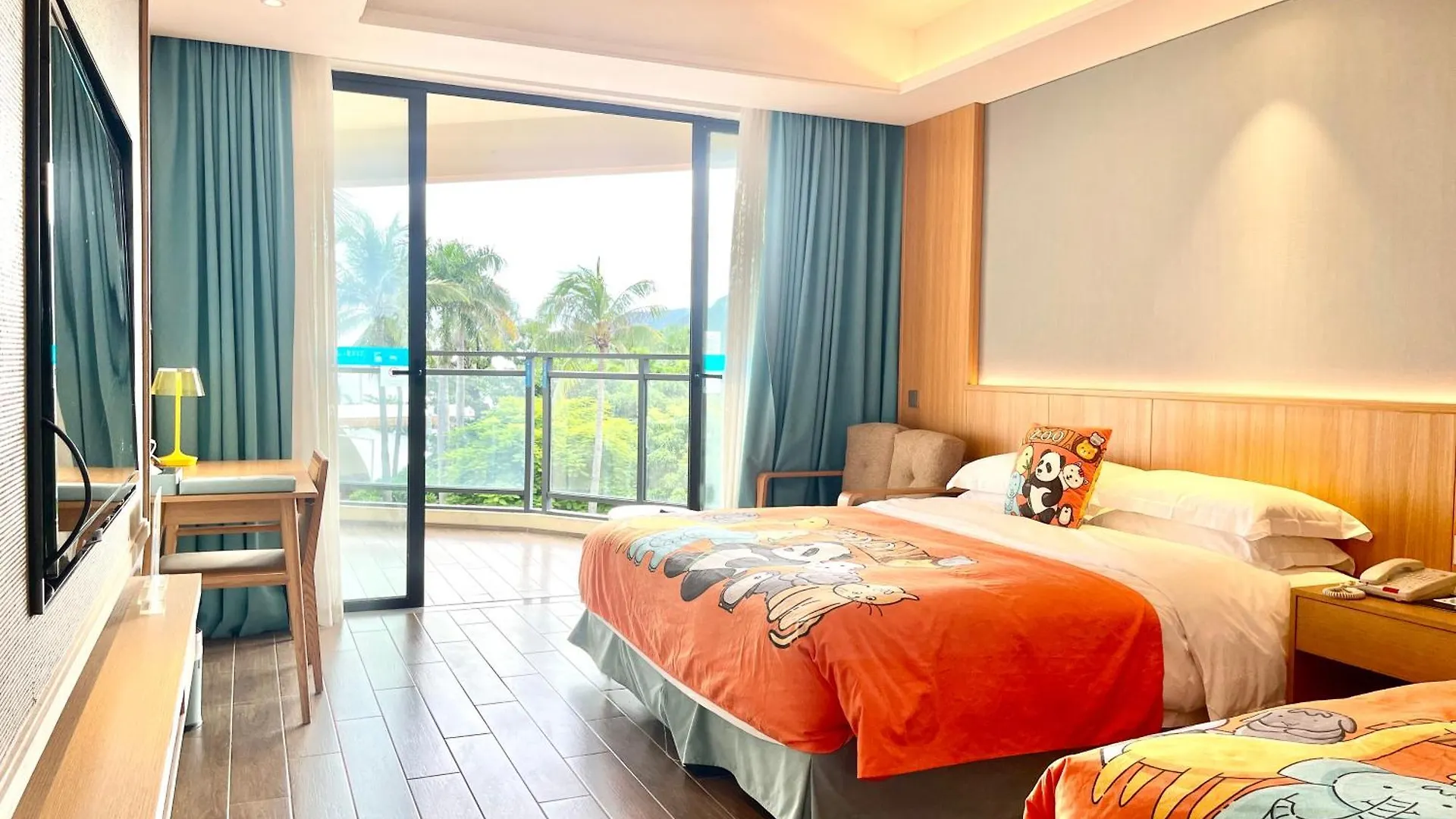 Sanya South China Hotel 4*,  中国